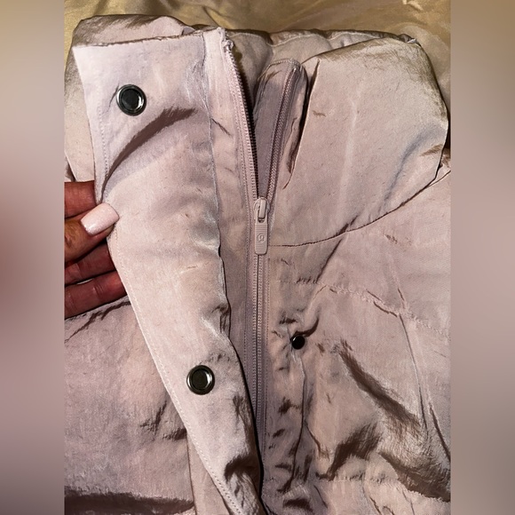 Lululemon In A Flurry Vest. Porcelain Pink. Sz 10. - Picture 4 of 13